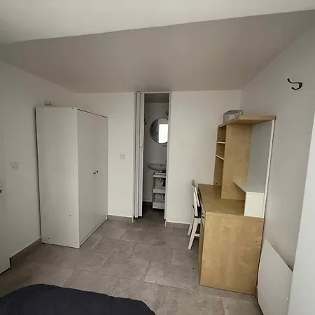 Appartamento 4 Chambres, 3 Sdb, Avec Parking Privé