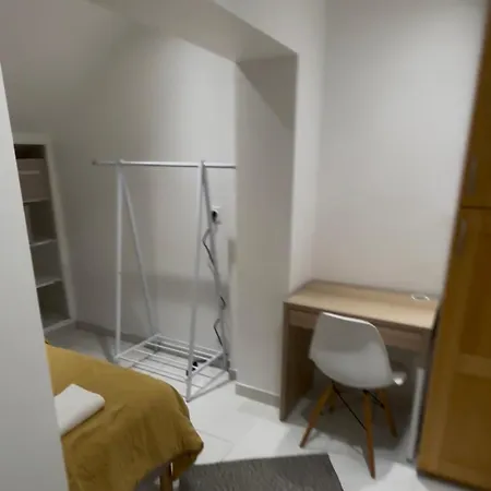 Appartamento 4 Chambres, 3 Sdb, Avec Parking Privé *