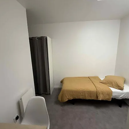 4 Chambres, 3 Sdb, Avec Parking Privé